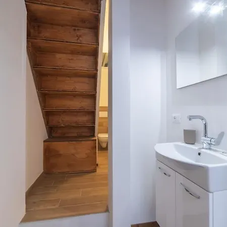 Amazing View With Jacuzzi, Private Garden And Gym Apartment *