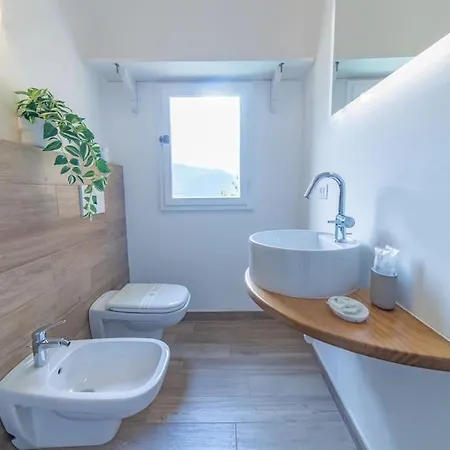 Apartment Amazing View With Jacuzzi, Private Garden And Gym